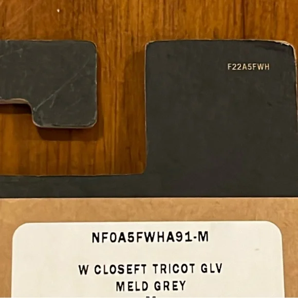 The North Face WindWall CloseFit Tricot Gloves grey new Women’s Size Medium - Picture 13 of 13